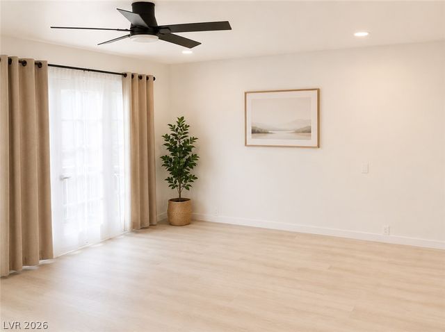 534 Tam O Shanter, Las Vegas, NV 89109