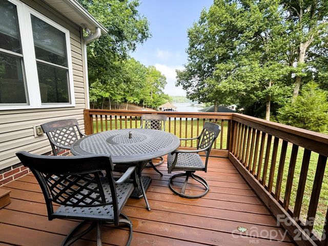 130 Canoe Court, Mount Gilead, NC 27306