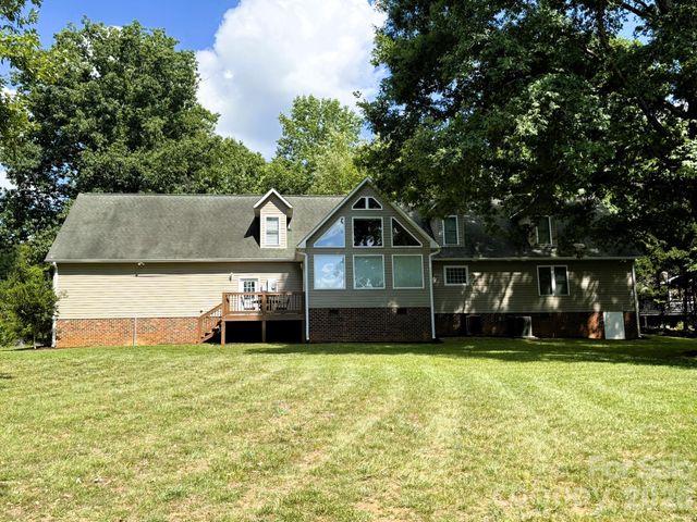 130 Canoe Court, Mount Gilead, NC 27306