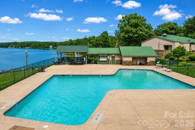 130 Canoe Court, Mount Gilead, NC 27306