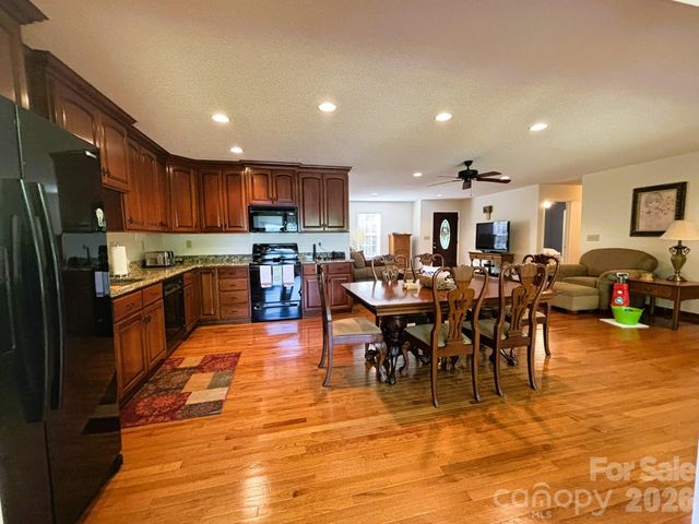 130 Canoe Court, Mount Gilead, NC 27306