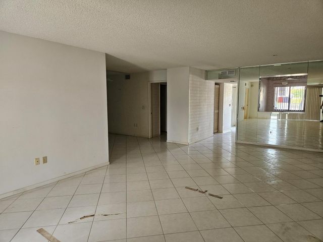 6065 Pointe Regal Circle 105, Delray Beach, FL 33484