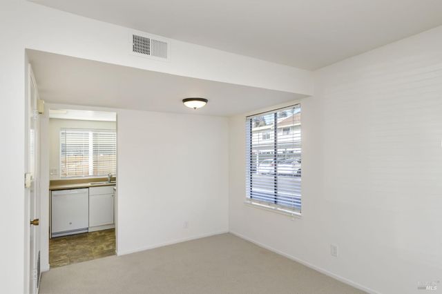 19 Manchester Ct, Novato, CA 94947