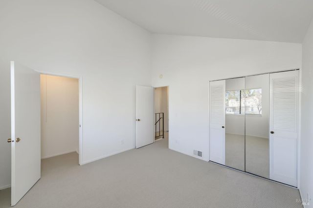 19 Manchester Ct, Novato, CA 94947