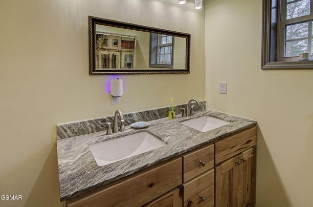 3875 Poplar Lane, Kodak, TN 37764