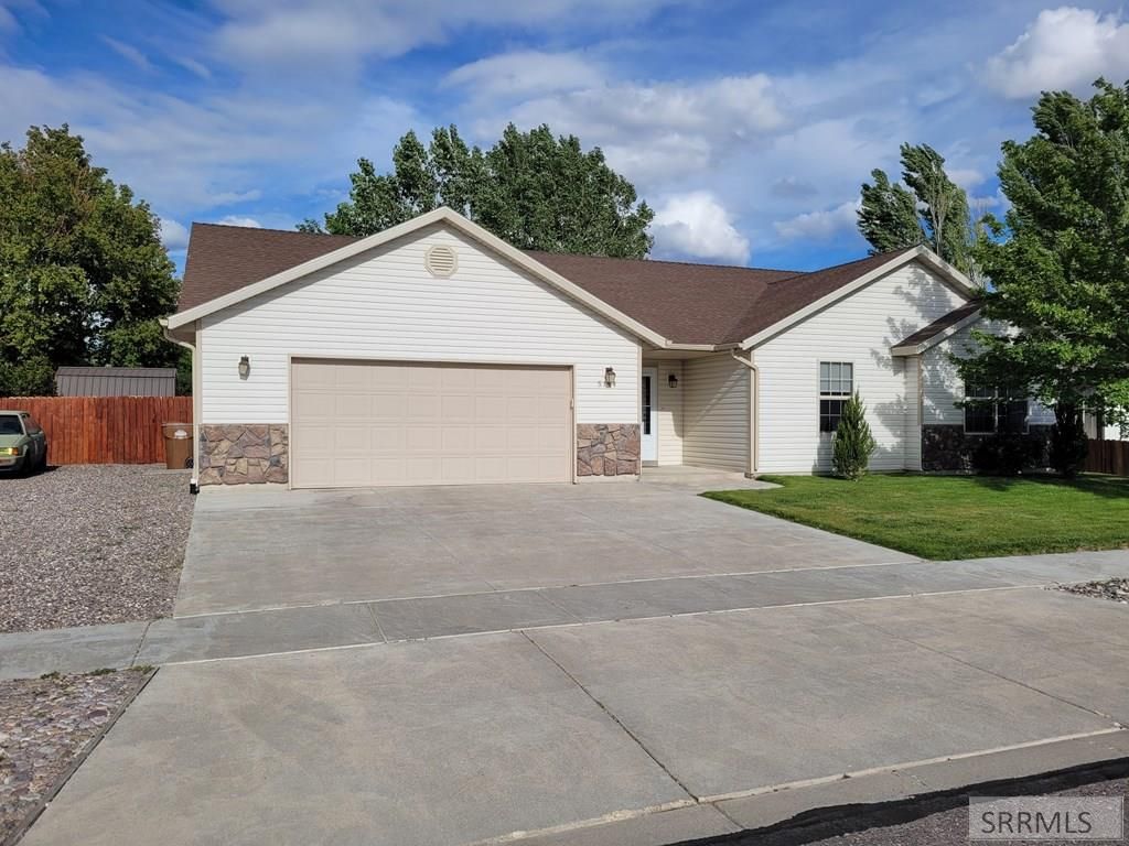 Image 2 of property listing at 5144 Jake Avenue, Chubbuck, ID 83202