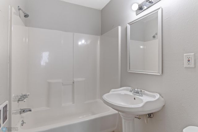 824 9th Street N, Fargo, ND 58102