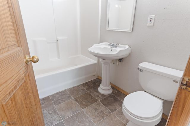 824 9th Street N, Fargo, ND 58102