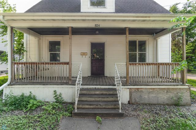 824 9th Street N, Fargo, ND 58102
