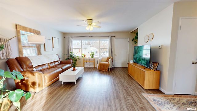 411 CAPRI Street, Pekin, IL 61554