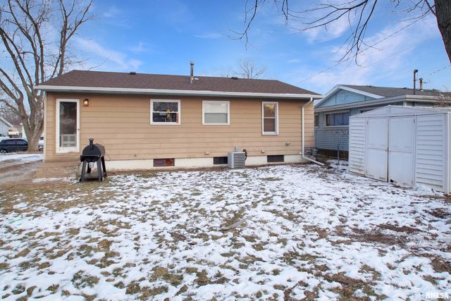 411 CAPRI Street, Pekin, IL 61554