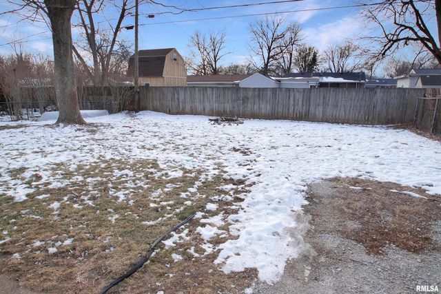 411 CAPRI Street, Pekin, IL 61554