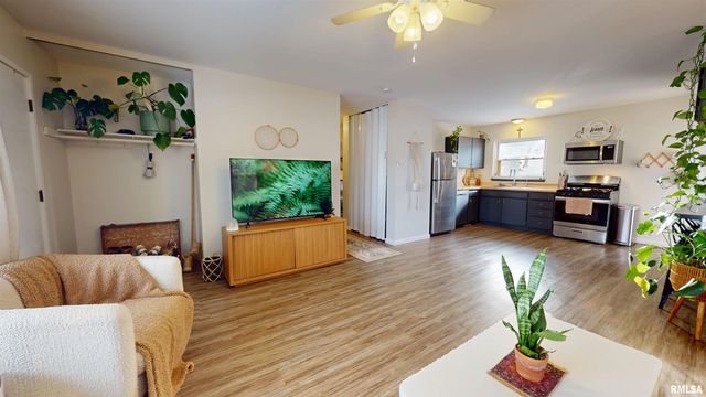 411 CAPRI Street, Pekin, IL 61554