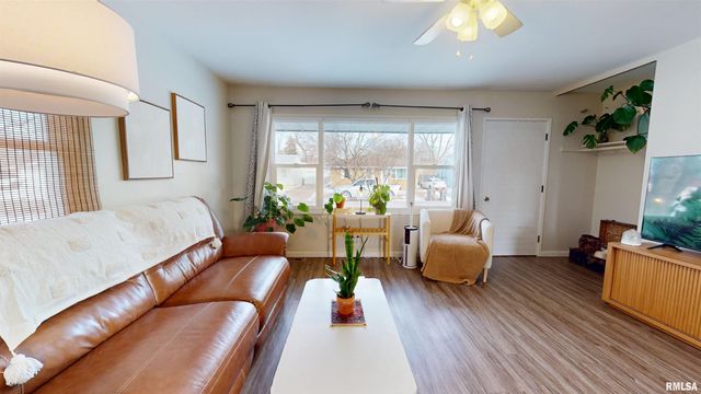 411 CAPRI Street, Pekin, IL 61554