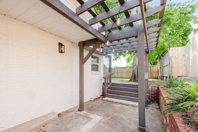 213 E Narroway, Benton, AR 72015