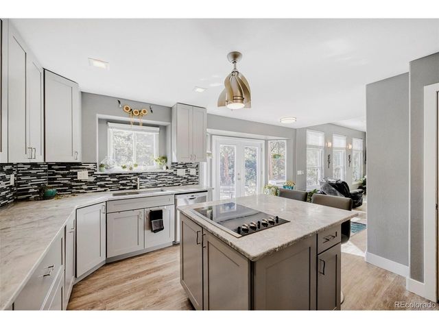 3392 Estates Cir, Larkspur, CO 80118