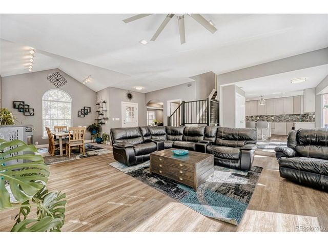 3392 Estates Cir, Larkspur, CO 80118