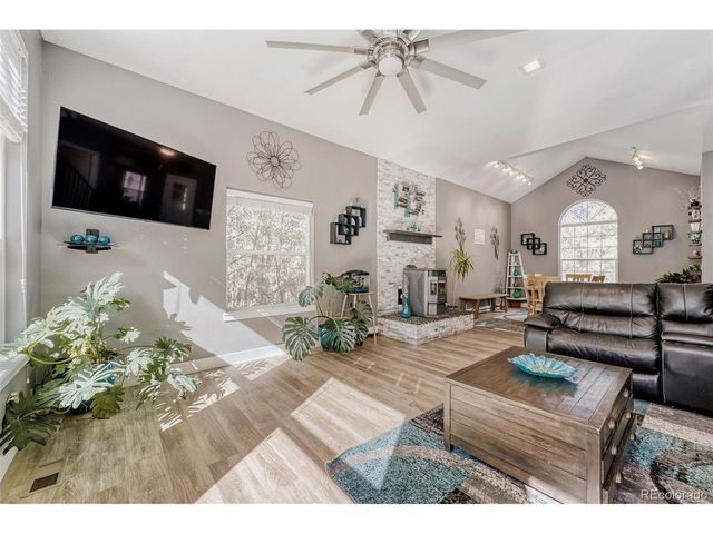 3392 Estates Cir, Larkspur, CO 80118