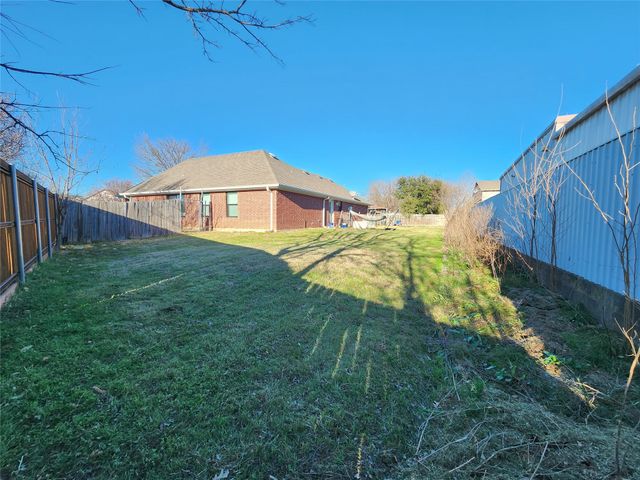 1008 Treys Court, Sanger, TX 76266