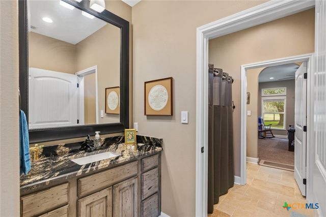 7134 Old Highway Road, Inez, TX 77968