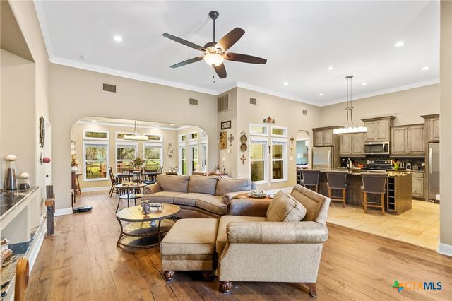 7134 Old Highway Road, Inez, TX 77968