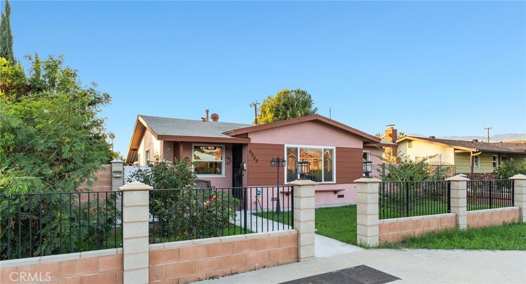 Image 1 of property listing at 6003 N Briargate, Glendora, CA 91740