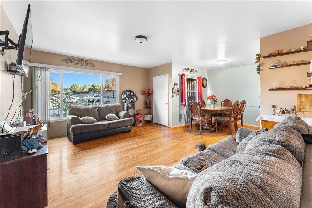 Image 5 of property listing at 6003 N Briargate, Glendora, CA 91740