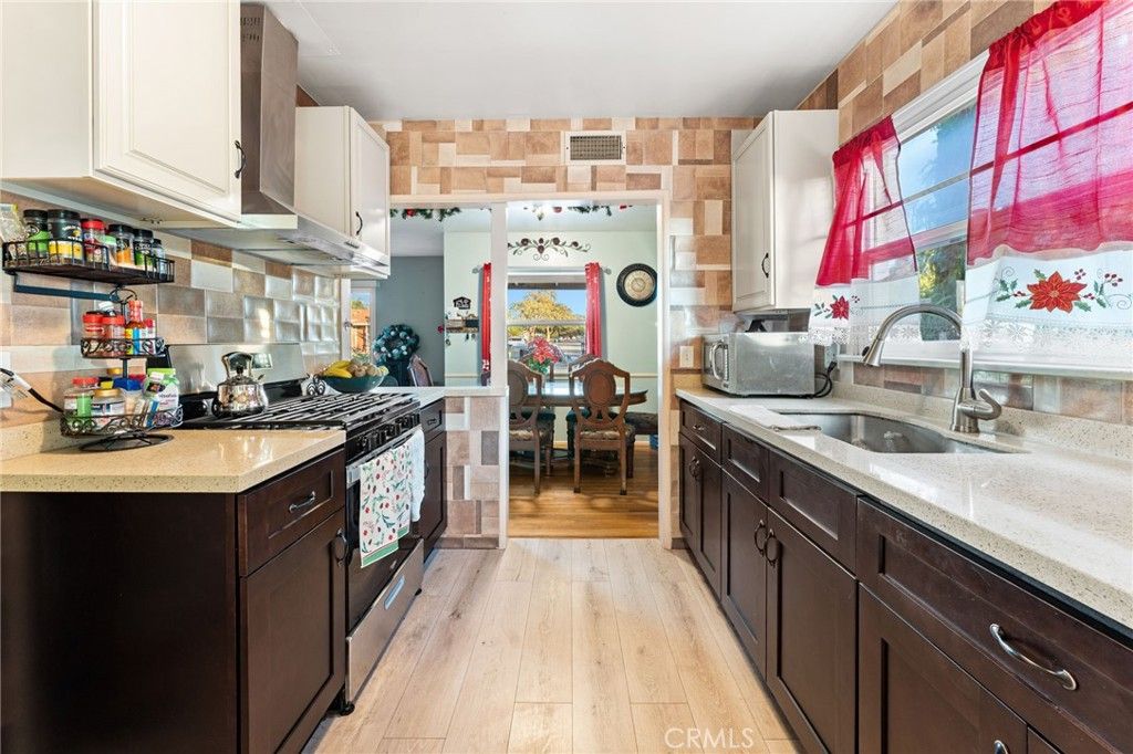 Image 8 of property listing at 6003 N Briargate, Glendora, CA 91740