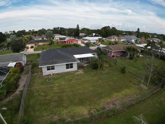548 SE Oceanspray Terrace, Port St Lucie, FL 34983