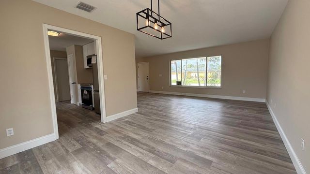 548 SE Oceanspray Terrace, Port St Lucie, FL 34983