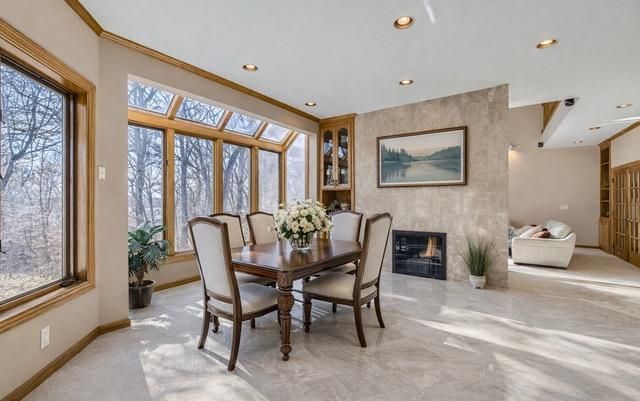 4 W Bay Lane, North Oaks, MN 55127