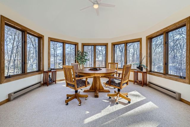 4 W Bay Lane, North Oaks, MN 55127