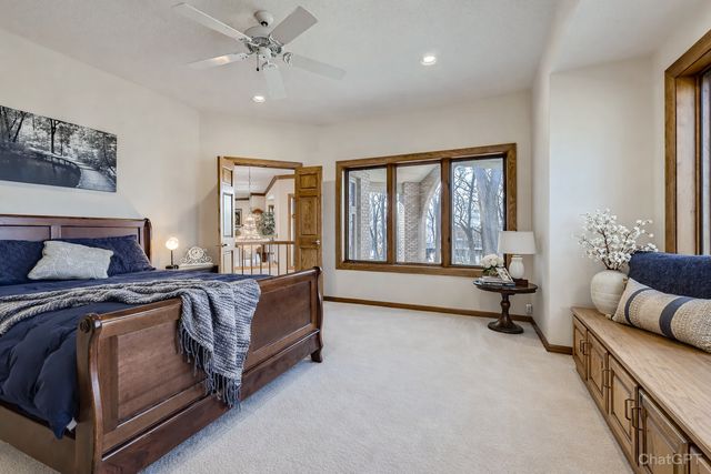 4 W Bay Lane, North Oaks, MN 55127