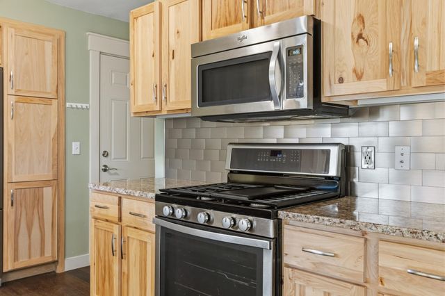 7611 Laredo Drive, Chanhassen, MN 55317