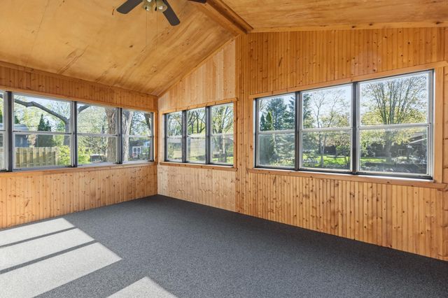 7611 Laredo Drive, Chanhassen, MN 55317