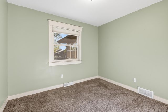 7611 Laredo Drive, Chanhassen, MN 55317