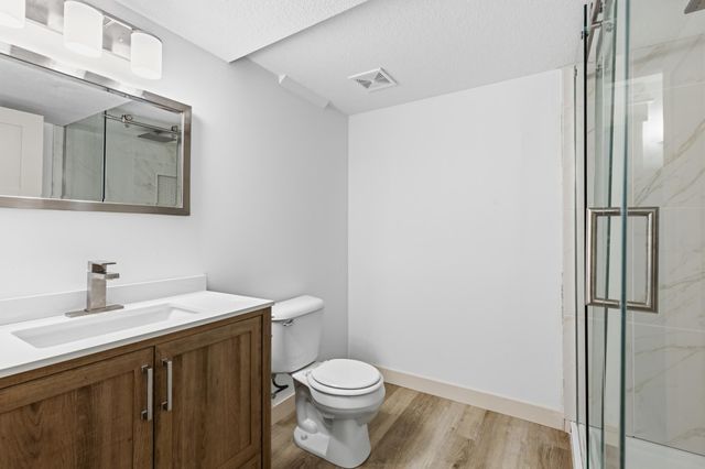 7611 Laredo Drive, Chanhassen, MN 55317