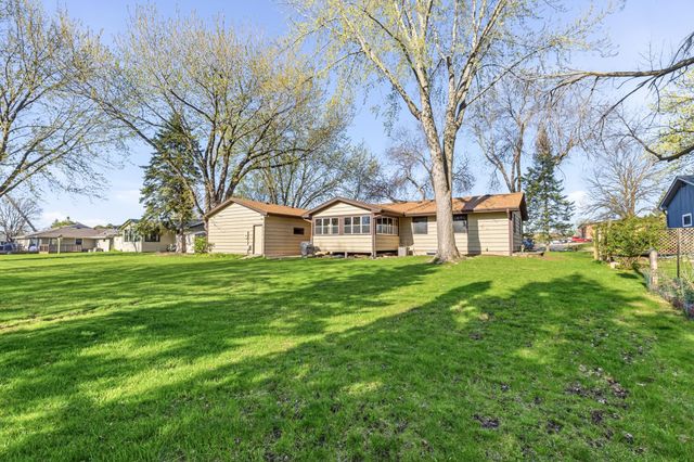 7611 Laredo Drive, Chanhassen, MN 55317