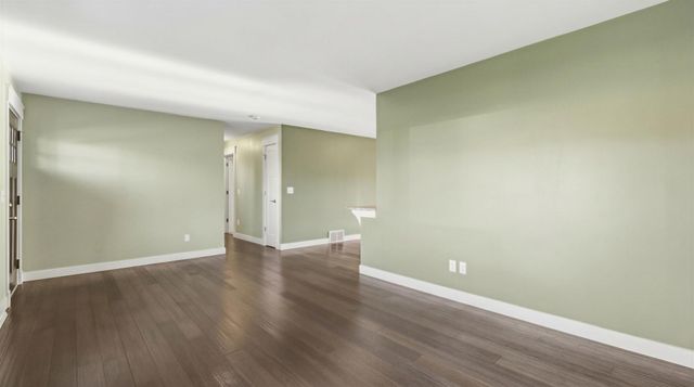 7611 Laredo Drive, Chanhassen, MN 55317
