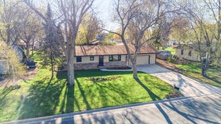7611 Laredo Drive, Chanhassen, MN 55317