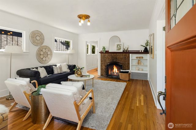 6051 6th Avenue NW, Seattle, WA 98107