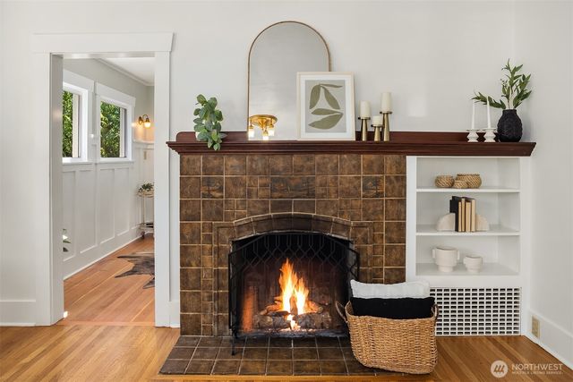 6051 6th Avenue NW, Seattle, WA 98107