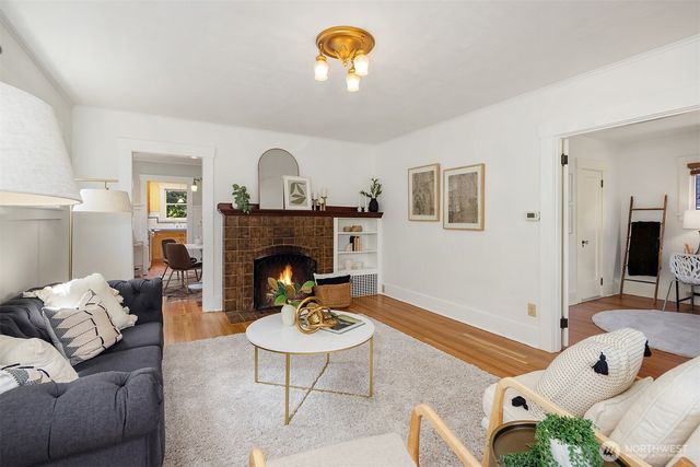 6051 6th Avenue NW, Seattle, WA 98107