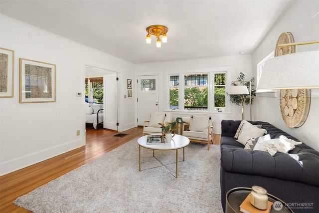 6051 6th Avenue NW, Seattle, WA 98107