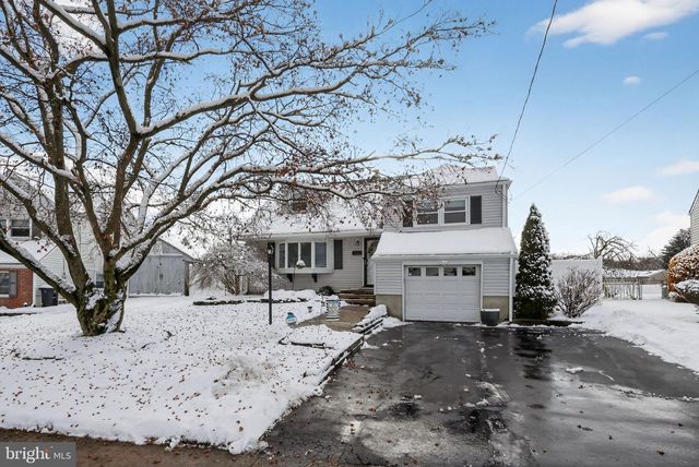 14 MIRY BROOK RD, Hamilton, NJ 08690