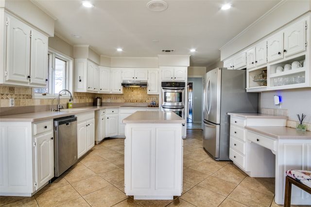 10833 Fm 916, Grandview, TX 76050