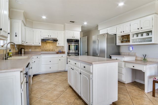 10833 Fm 916, Grandview, TX 76050