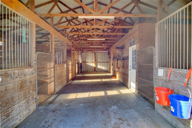10833 Fm 916, Grandview, TX 76050