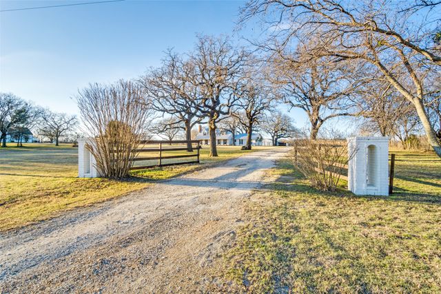 10833 Fm 916, Grandview, TX 76050