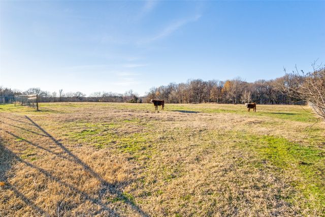 10833 Fm 916, Grandview, TX 76050